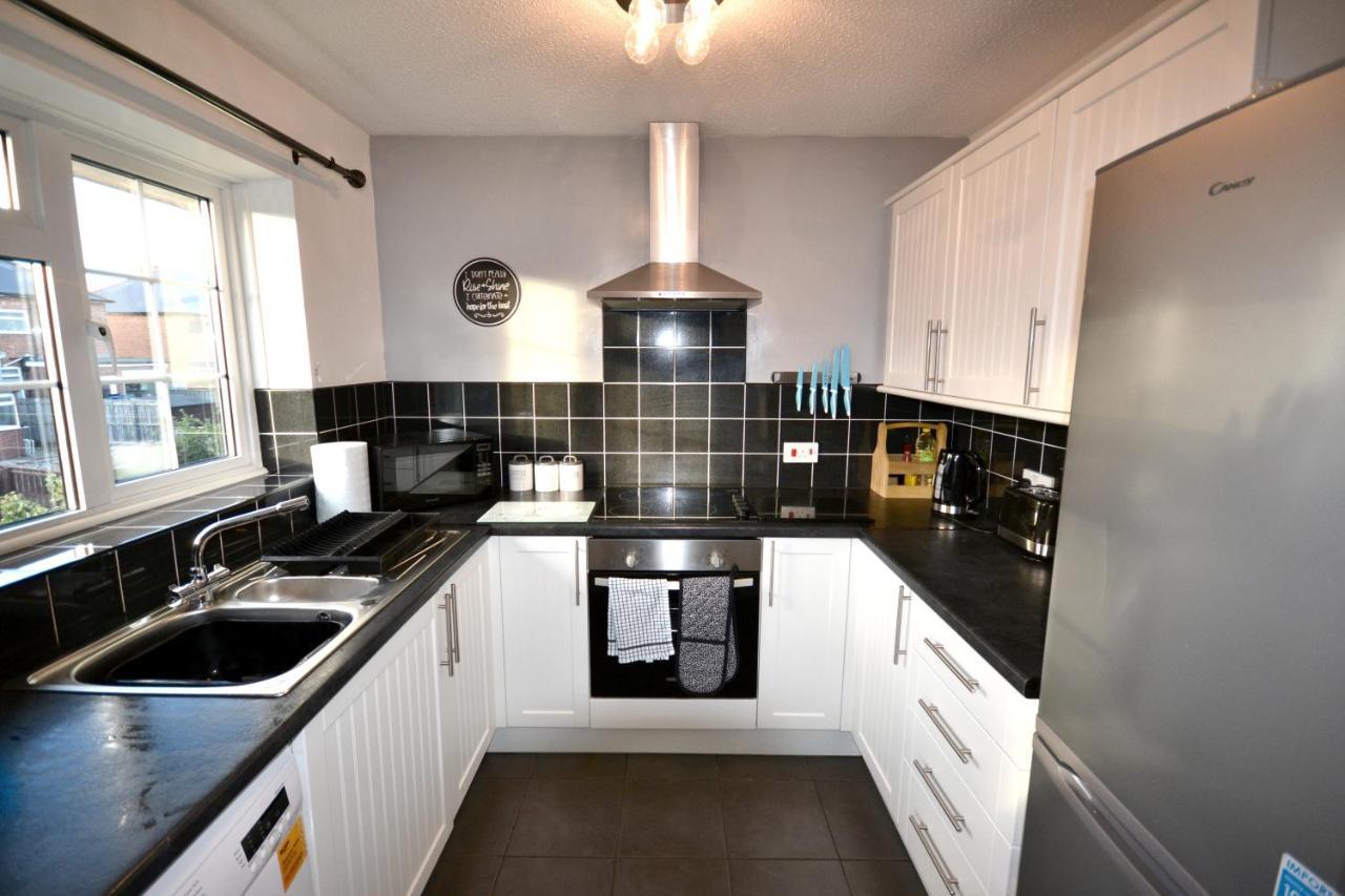 Redmire - 2 Bed 1St Floor Flat Overlooking Green Appartement Darlington  Buitenkant foto