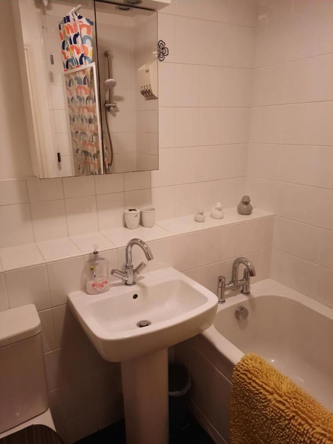 Redmire - 2 Bed 1St Floor Flat Overlooking Green Appartement Darlington  Buitenkant foto